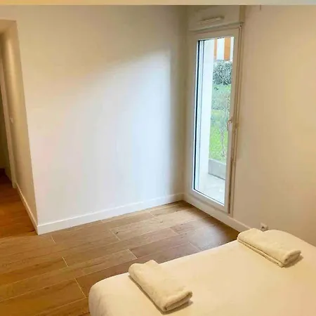 Apartament Flora2 *